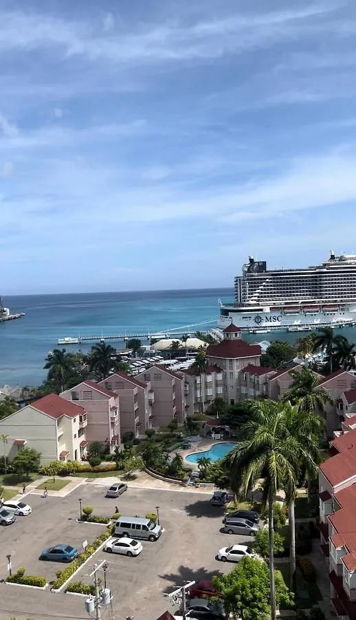 The Penthouse At Turtle Beach Towers Ocho Rios 0*,